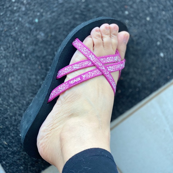 Teva size 7 - Picture 3 of 5